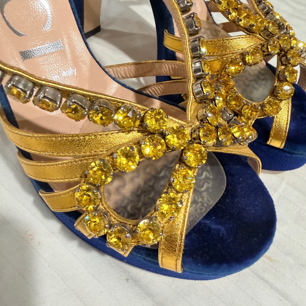 Gucci Zephyra Gold Crystal Blue Velvet Heels | Size 37 US 7 - Picture 13 of 15